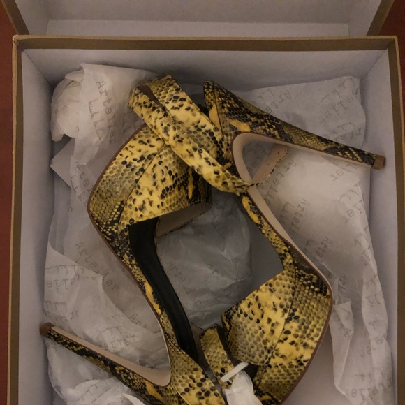 Nicole Miller Yellow Clark Platform Sandal 10 - Picture 2 of 7